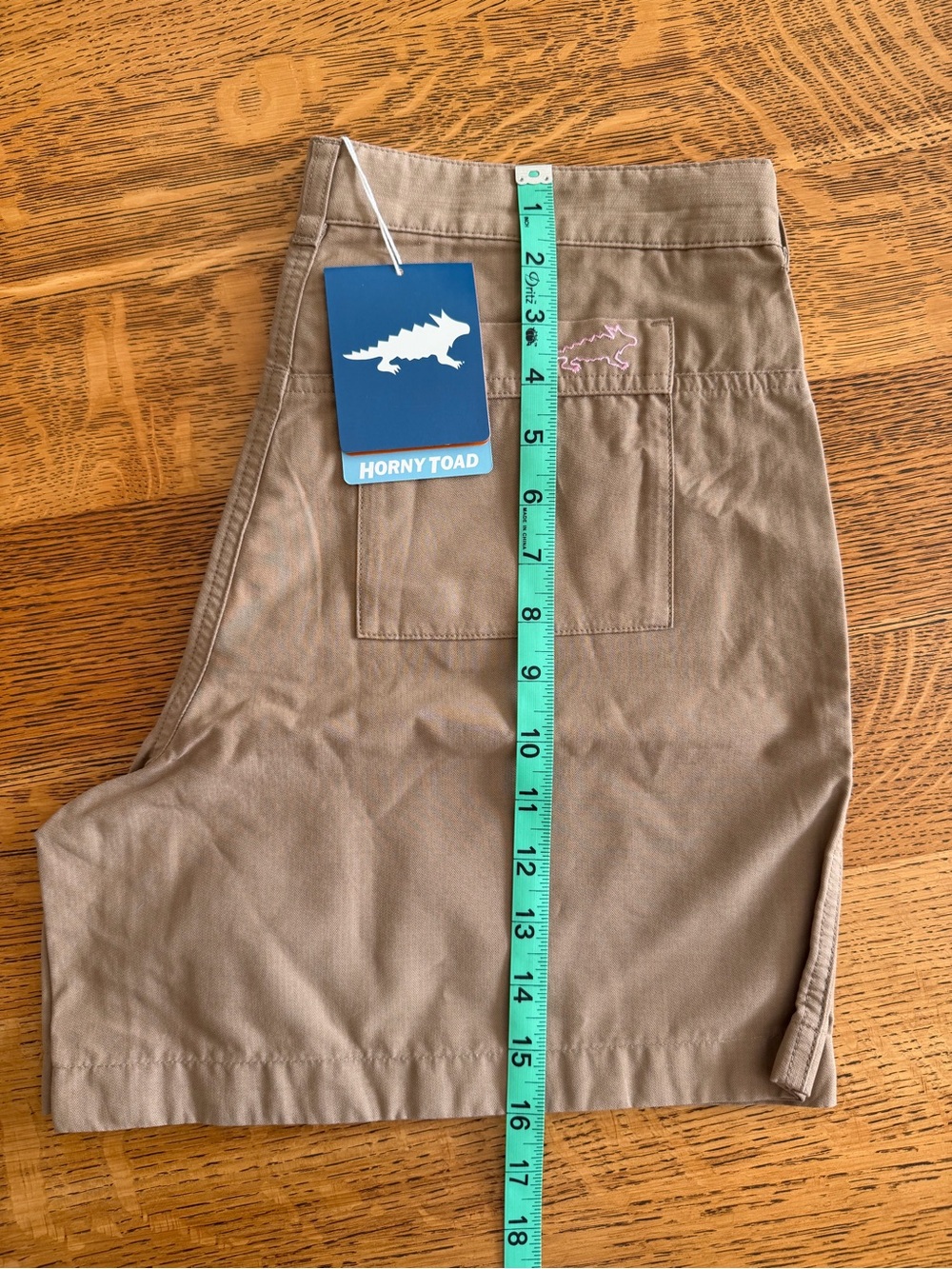 NWT ORIGINAL “Horny Toad” Cocoa Khaki Cotton Shorts with Embroidered Toad Logo